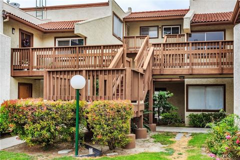 Photo of 967 S Citron St, Anaheim, CA 92805 (MLS # PW26035132)