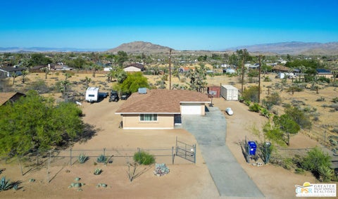 Photo of 4647 Camarilla Avenue, Yucca Valley, CA 92284 (MLS # 26857665PS)