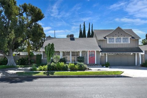 Photo of 13400 Hartland Street, Valley Glen, CA 91405 (MLS # SR25248040) Photo of 13400 Hartland Street, Valley Glen, CA 91405 (MLS # SR25248040)