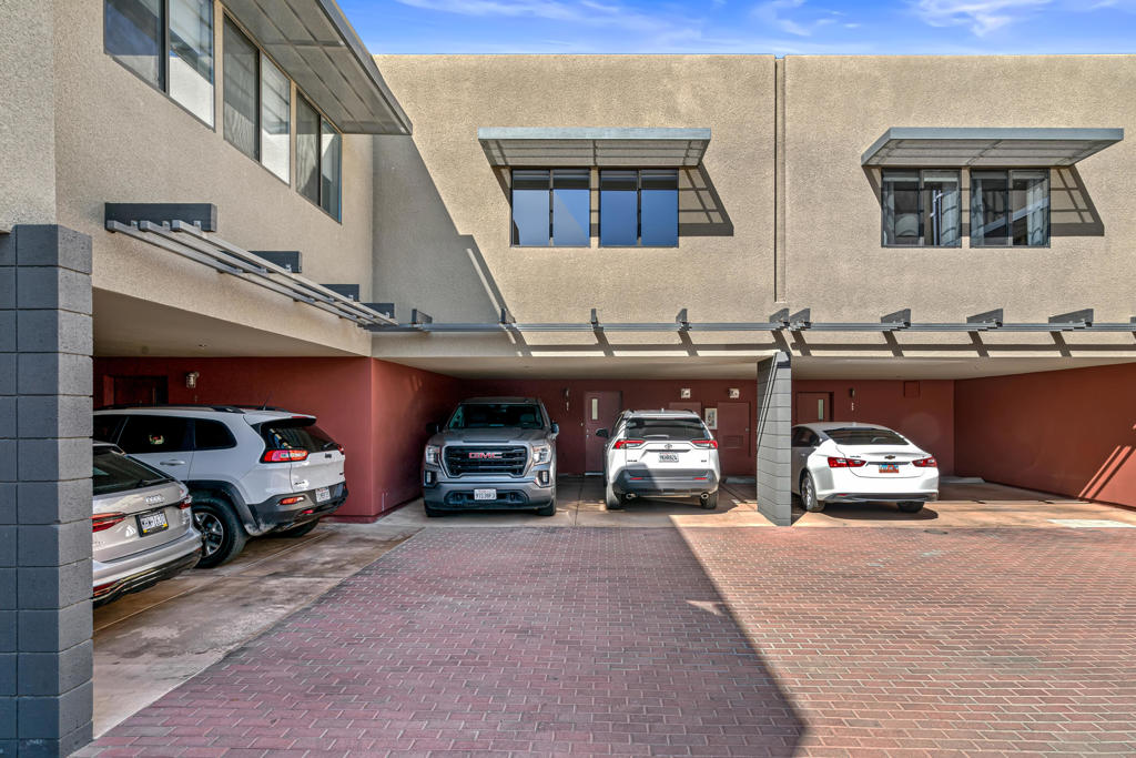 48 @ Arenas - Residential