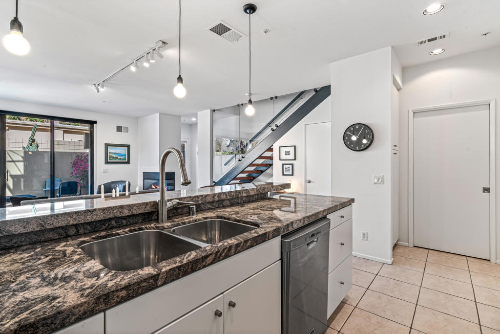 48 @ Arenas - Residential
