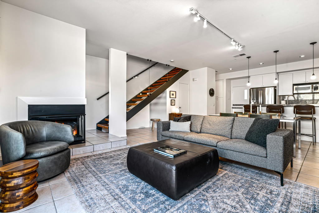 48 @ Arenas - Residential