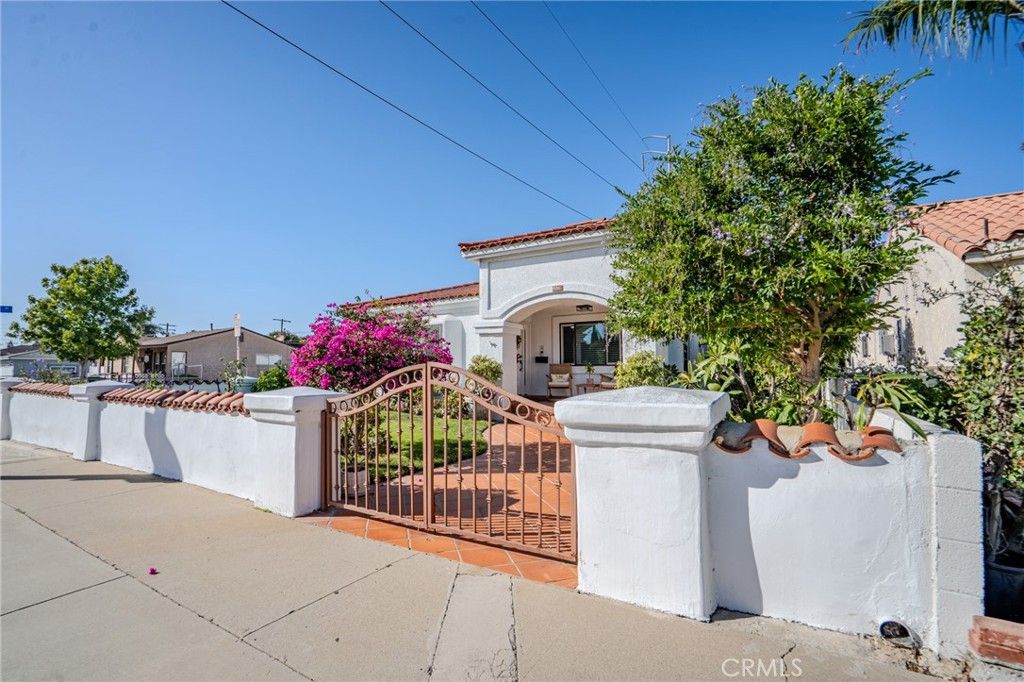 Photo of 5039 W 134th Street, Hawthorne, CA 90250 (MLS # CV25235312)