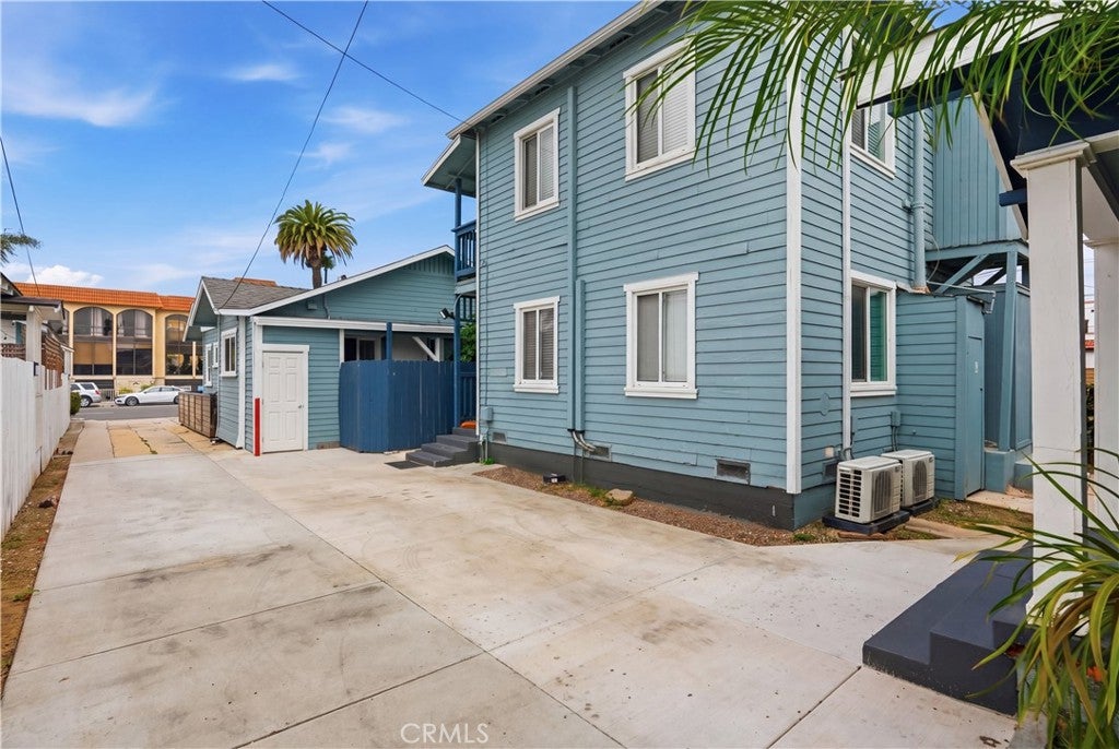 236 Redondo