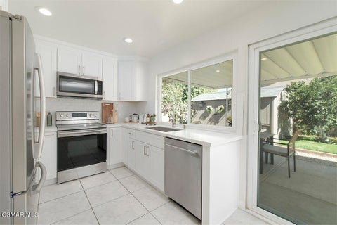 Tiny photo for 2676 Castillo Circle, Thousand Oaks, CA 91360 (MLS # 226004836)