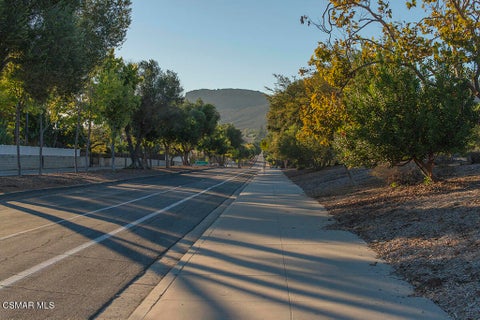 Tiny photo for 2676 Castillo Circle, Thousand Oaks, CA 91360 (MLS # 226004836)