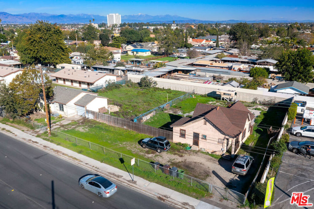 1230 S Wilmington Avenue