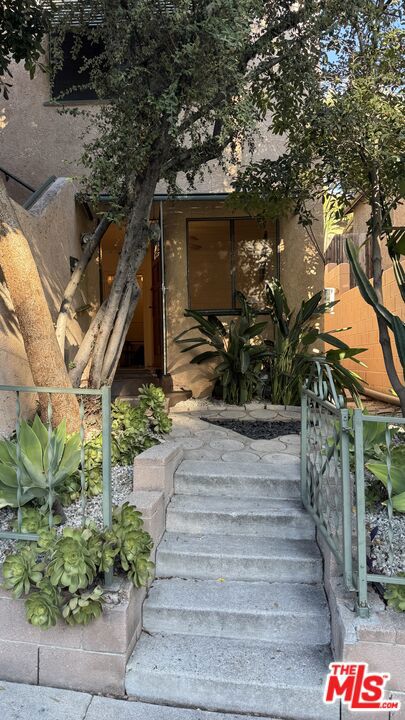 Photo of 3109 Berkeley Avenue, Los Angeles, CA 90026 (MLS # 26984897)