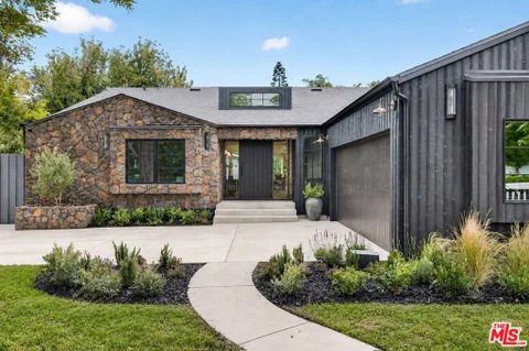 12610 Sarah Street, Studio City, CA 91604 - MLS#: 26829813