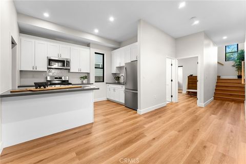 Photo of 2430 E 7th Street St, Long Beach, CA 90804 (MLS # CV26025326)