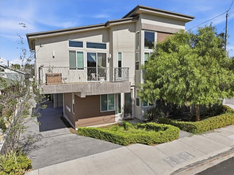 Photo of 2707 Rockefeller Lane #C, Redondo Beach, CA 90278 (MLS # SB26223168)