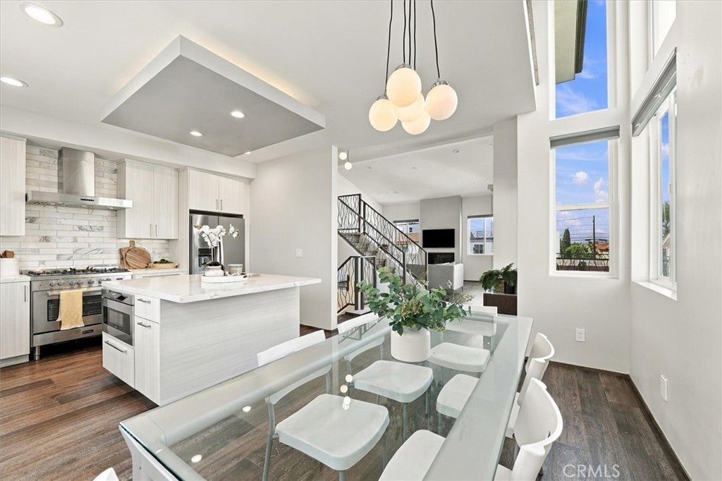 2707 Rockefeller Lane C
