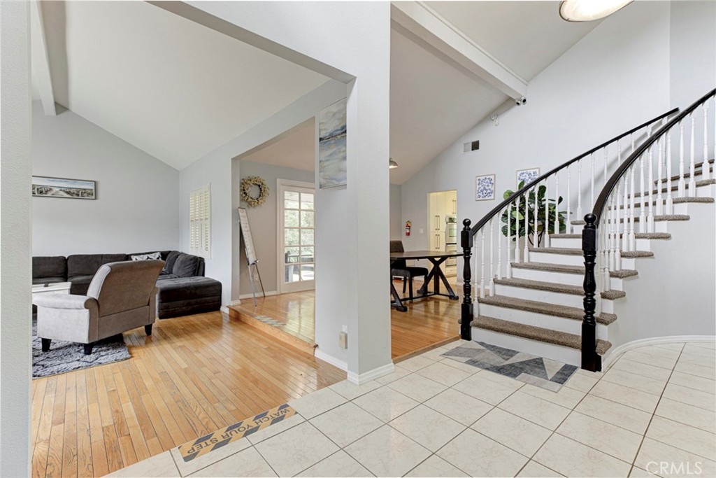 10437 Sunnybrae