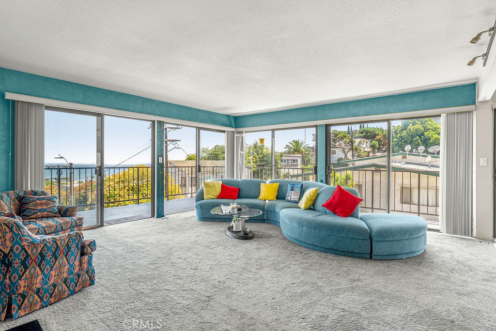 711 W 33rd Street 6
