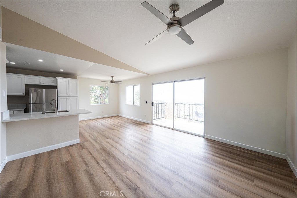 2568 Avenida Del 201