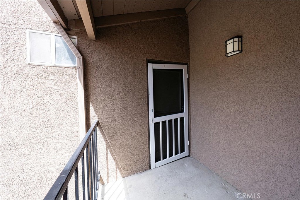 2568 Avenida Del 201