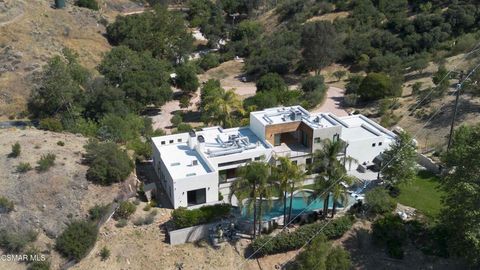 Photo of Agoura Hills, CA 91301 (MLS # 226002449)