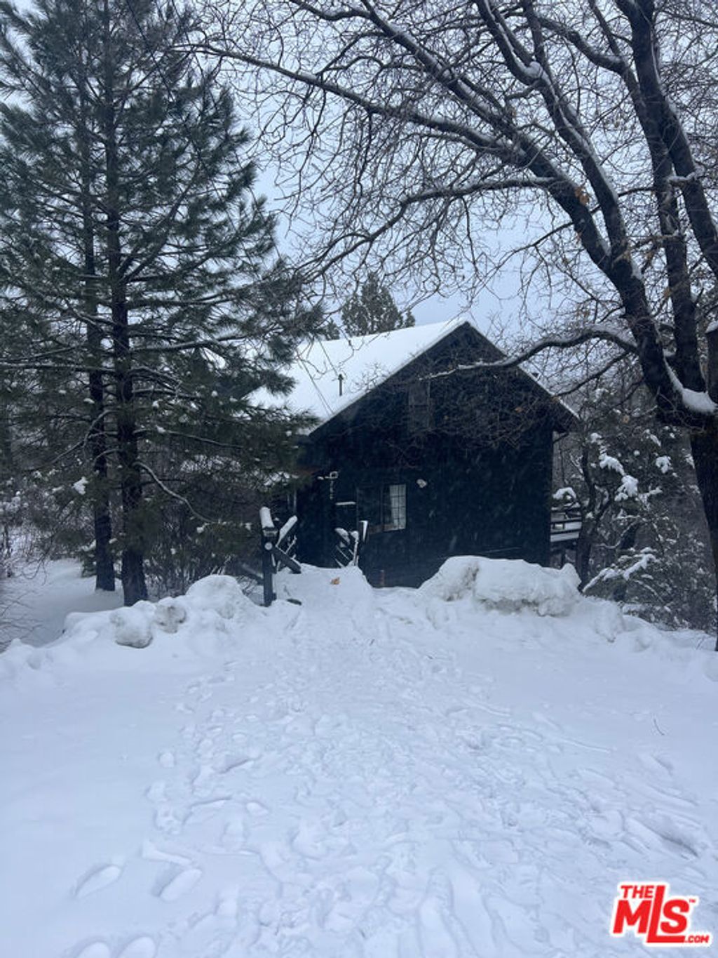 Photo of 760 Villa Grove Avenue, Big Bear City, CA 92314 (MLS # 25625265)