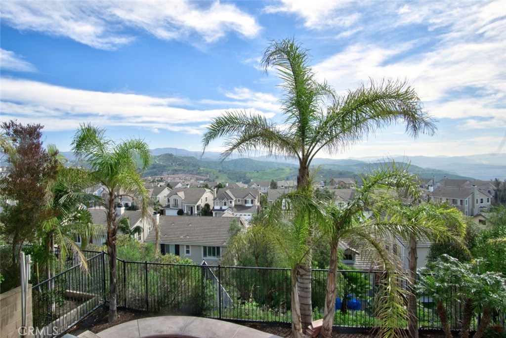 2449 N Highwood Road