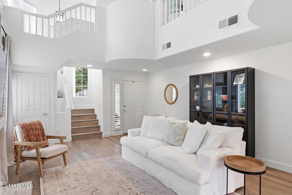 Properties 1052 Larry Court