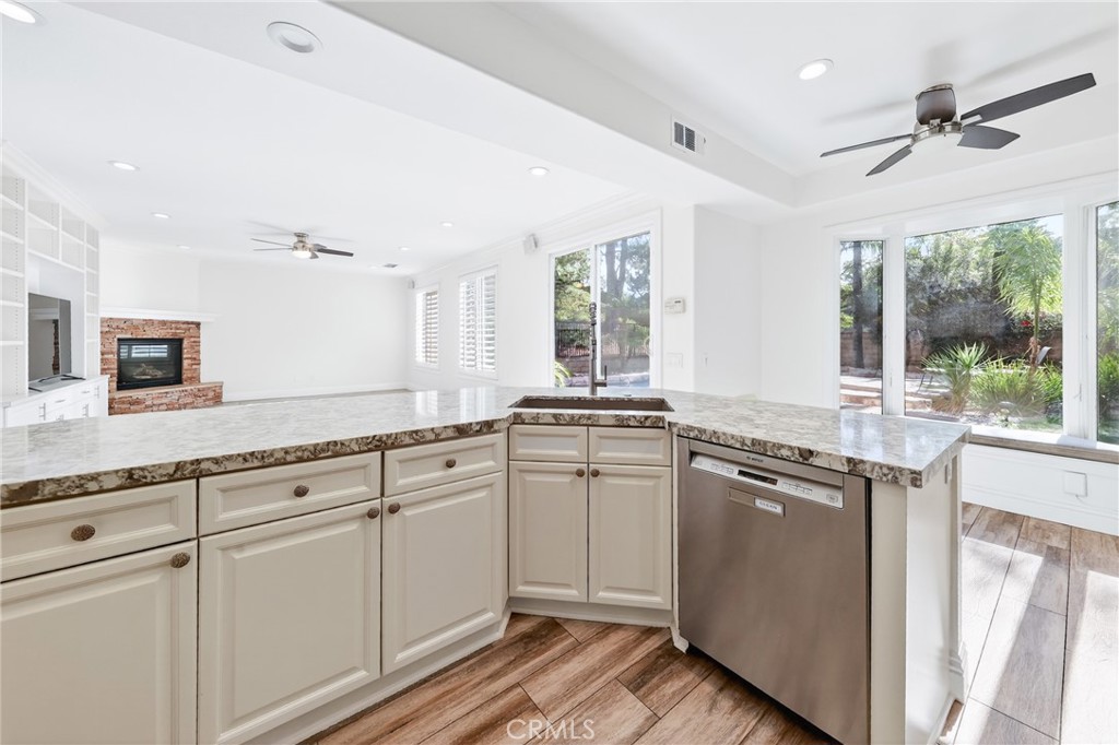 22765 Maplewood