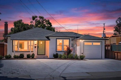 Photo of 531 Flynn Avenue, Redwood City, CA 94063 (MLS # ML82055153)