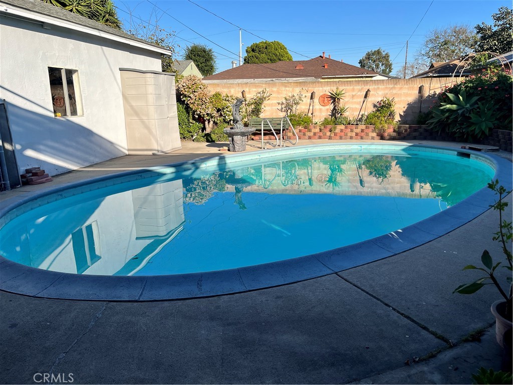 15502 Halcourt Avenue