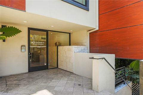 Photo of 8788 Shoreham DR, West Hollywood, CA 90069 (MLS # BB26102331)