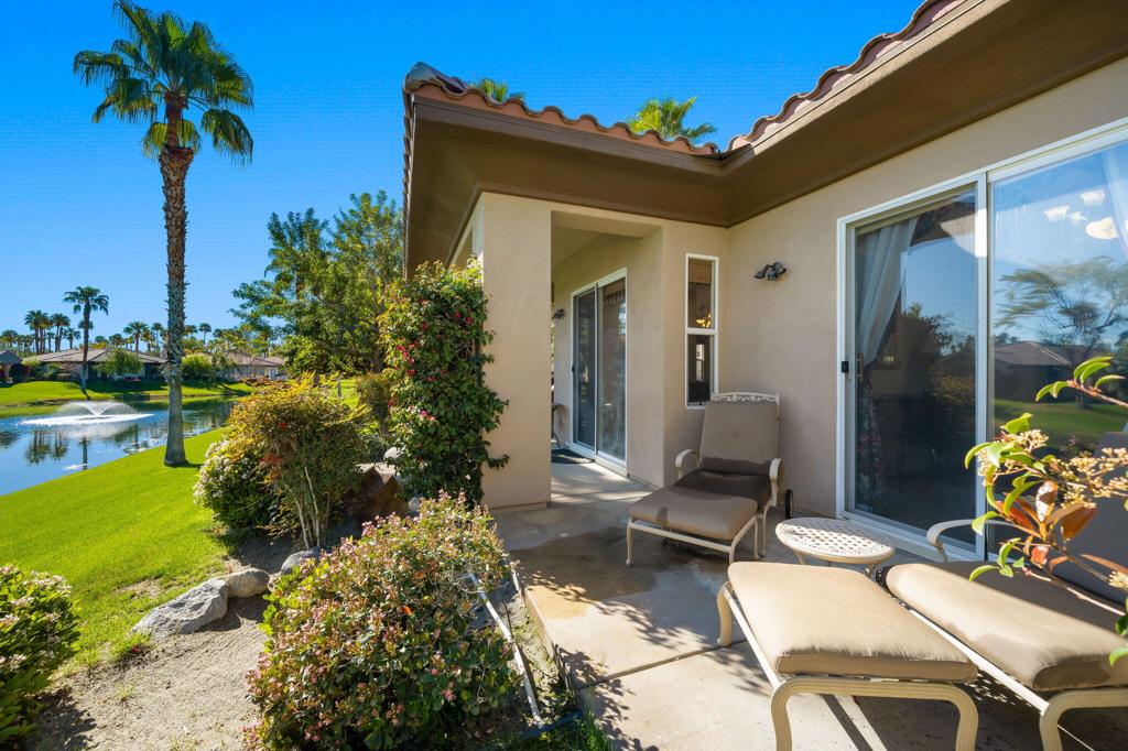 Mission Hills/Lake Front - Residential