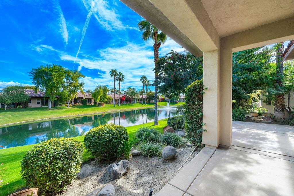 Mission Hills/Lake Front - Residential