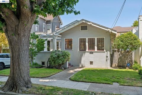 Photo of 1915 Alameda Ave AVE, Alameda, CA 94501 (MLS # 41135733)