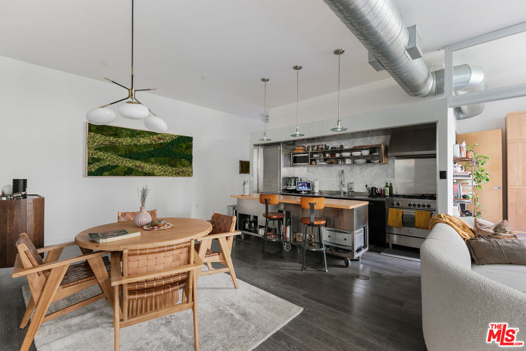 Properties 3 4080 Glencoe Avenue 219