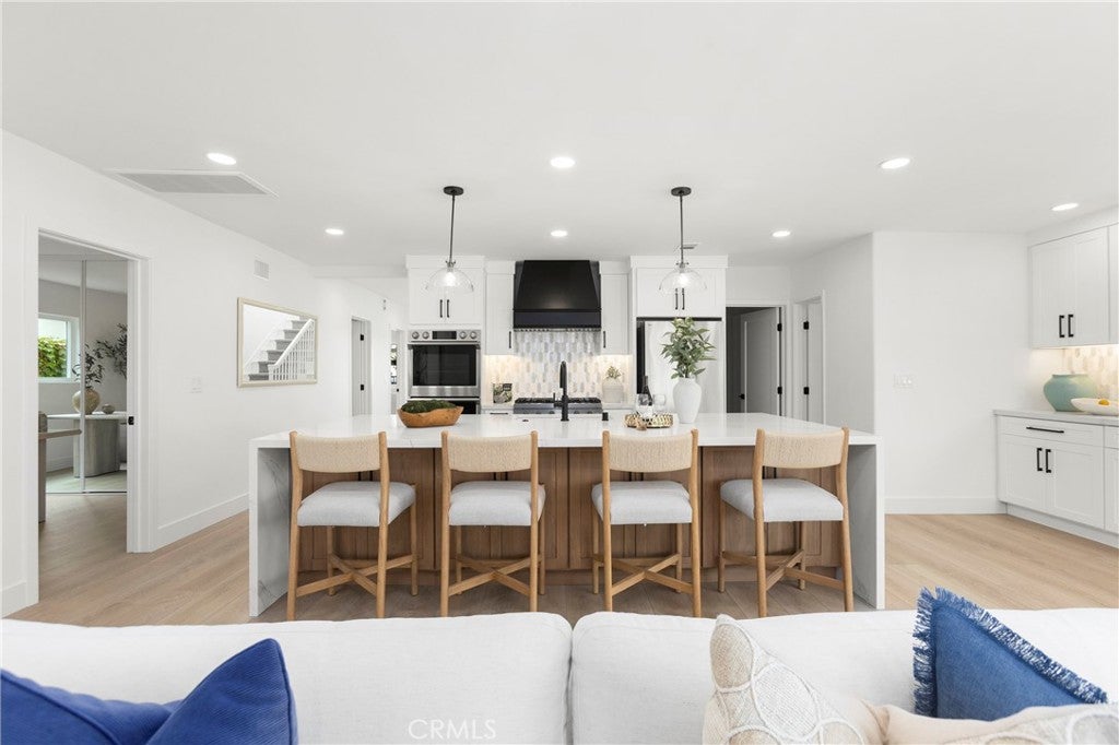394 Magnolia Street, Costa Mesa CA 92627