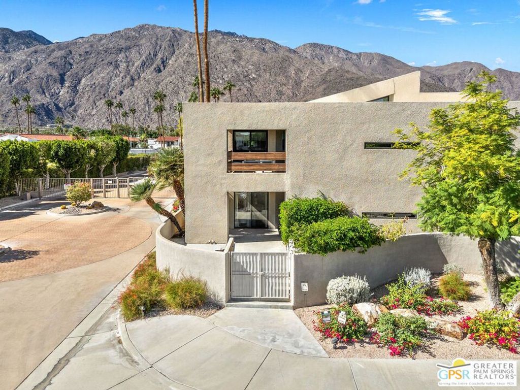 Photo of 255 S Avenida Caballeros #306, Palm Springs, CA 92262 (MLS # 25613367PS)