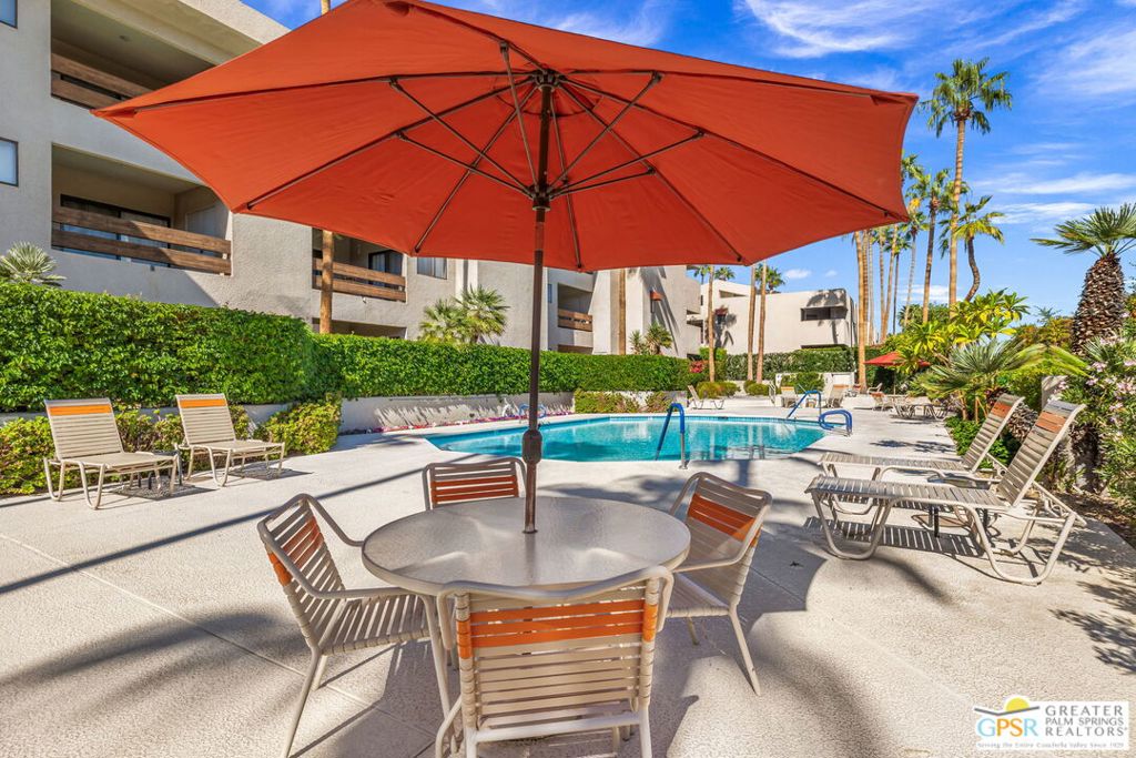 Villa Caballeros - Residential