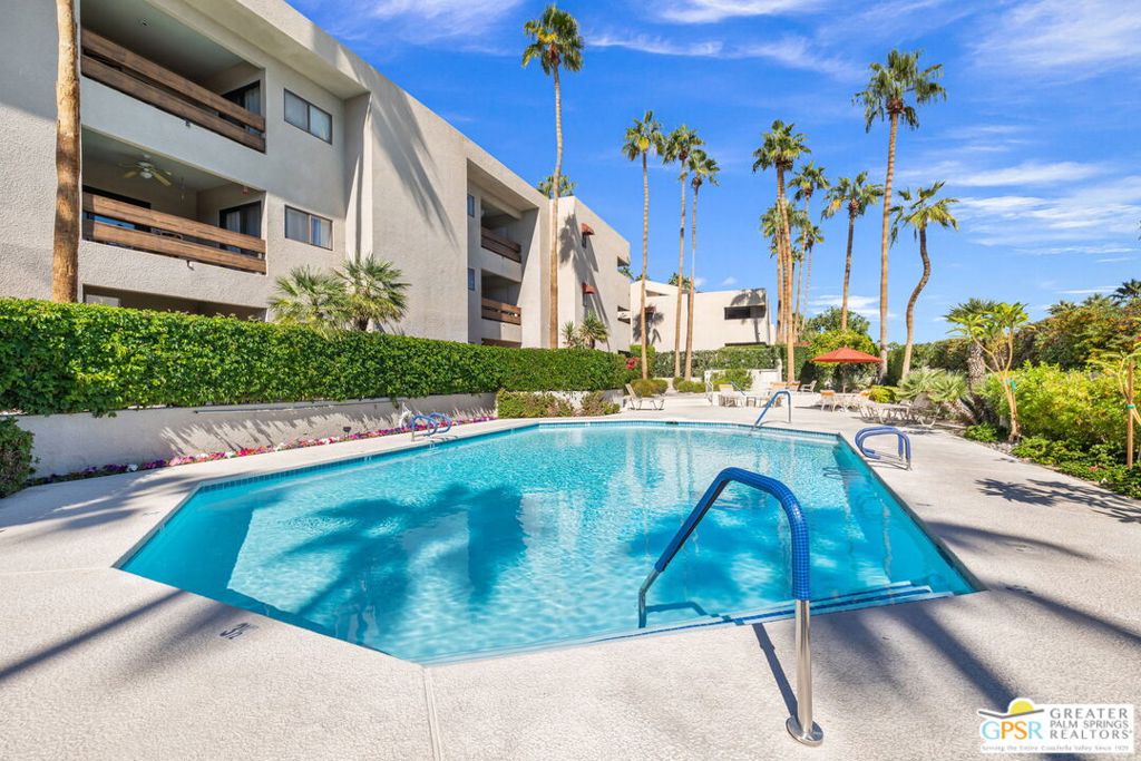 Villa Caballeros - Residential