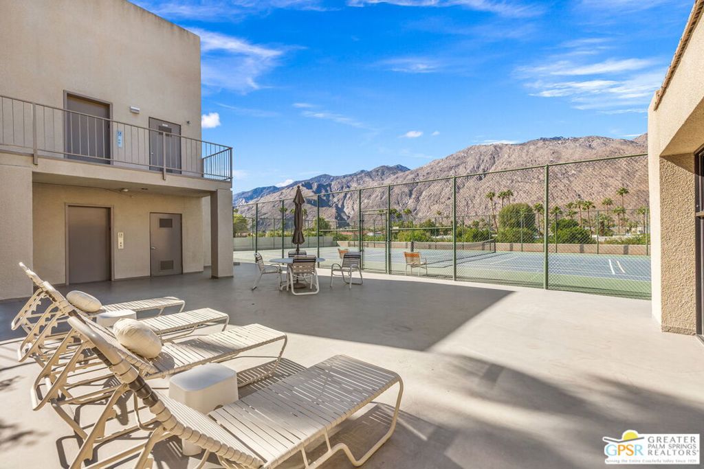 Villa Caballeros - Residential