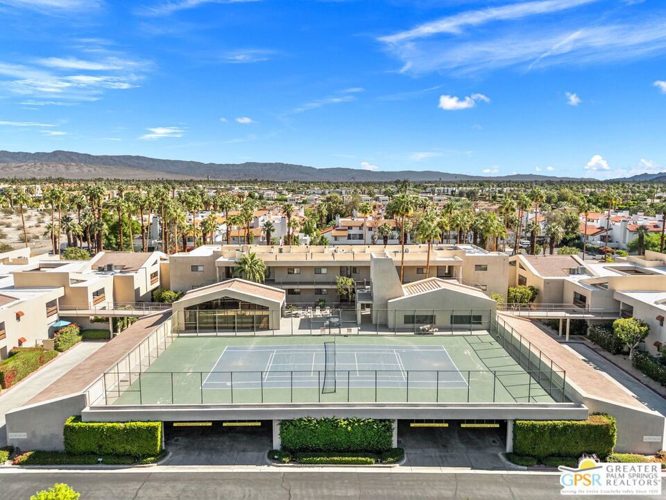 Villa Caballeros - Residential