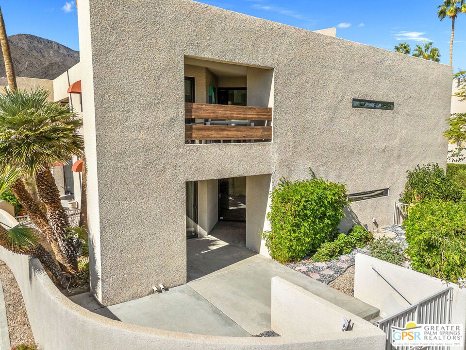 Villa Caballeros - Residential