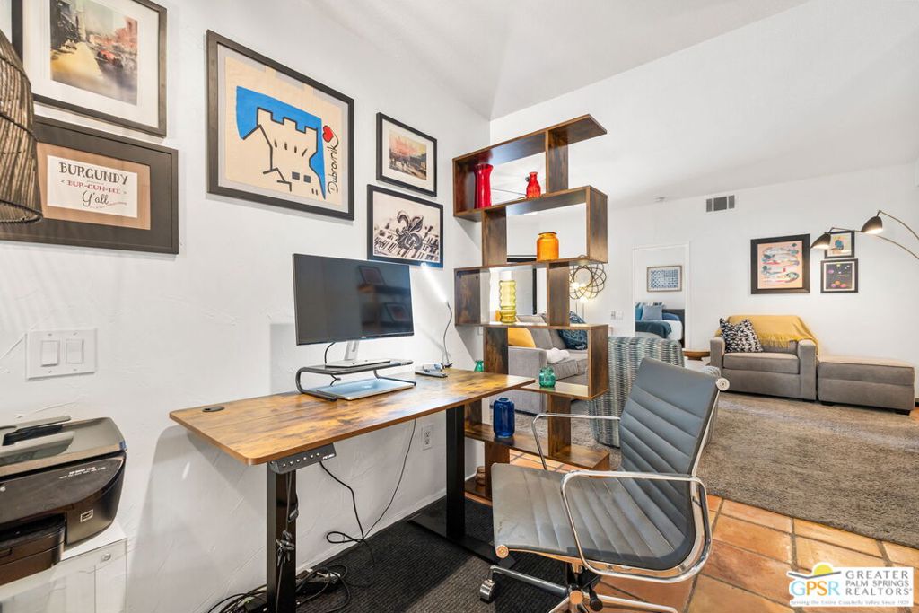 Villa Caballeros - Residential