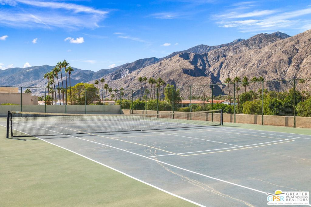 Villa Caballeros - Residential