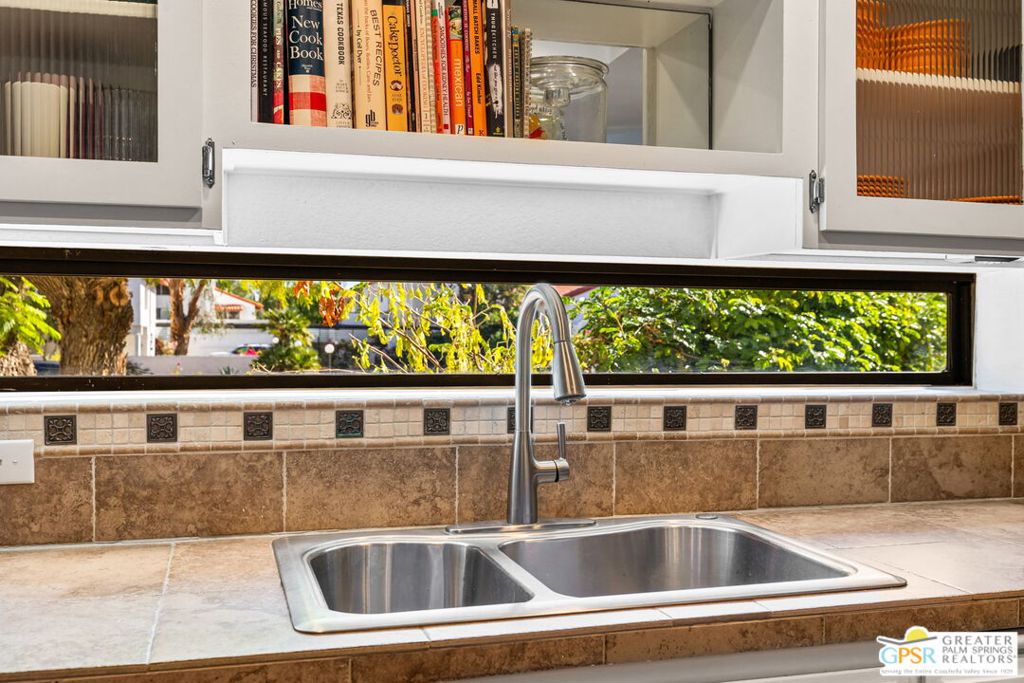 Villa Caballeros - Residential