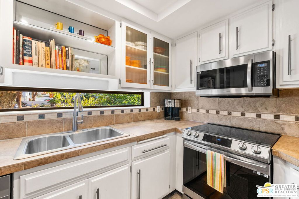 Villa Caballeros - Residential