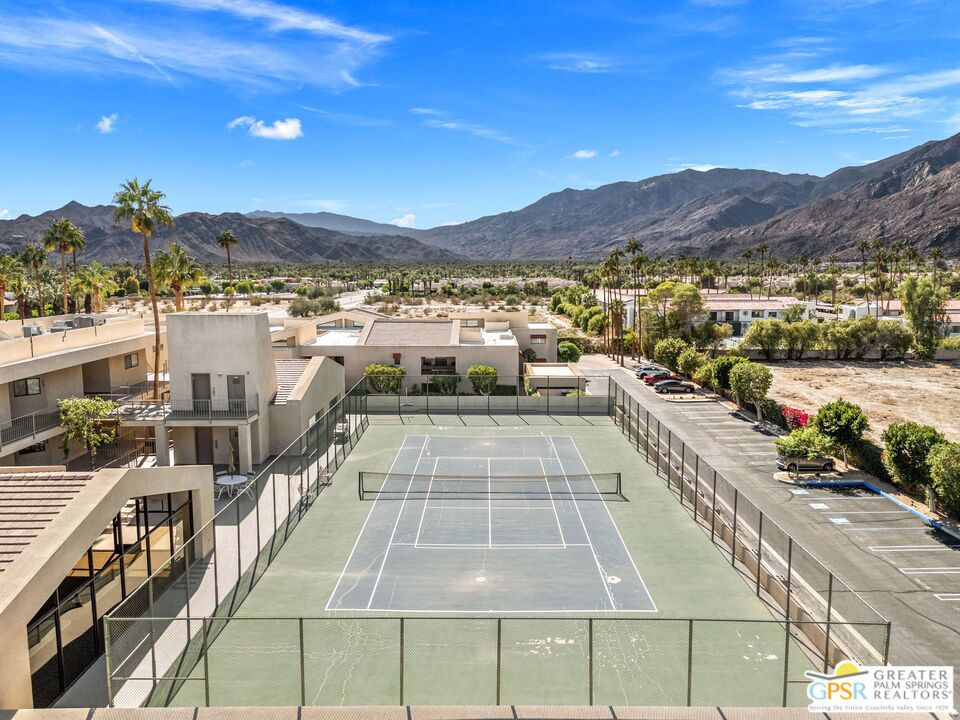 Villa Caballeros - Residential