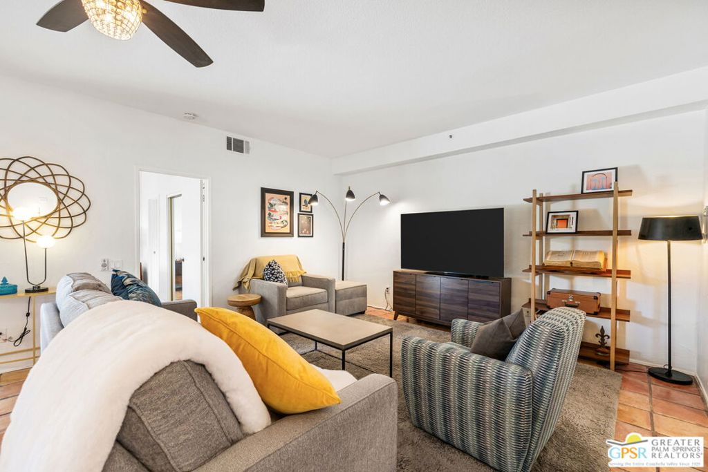 Villa Caballeros - Residential