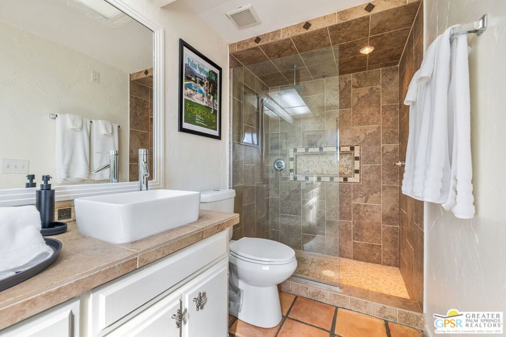 Villa Caballeros - Residential