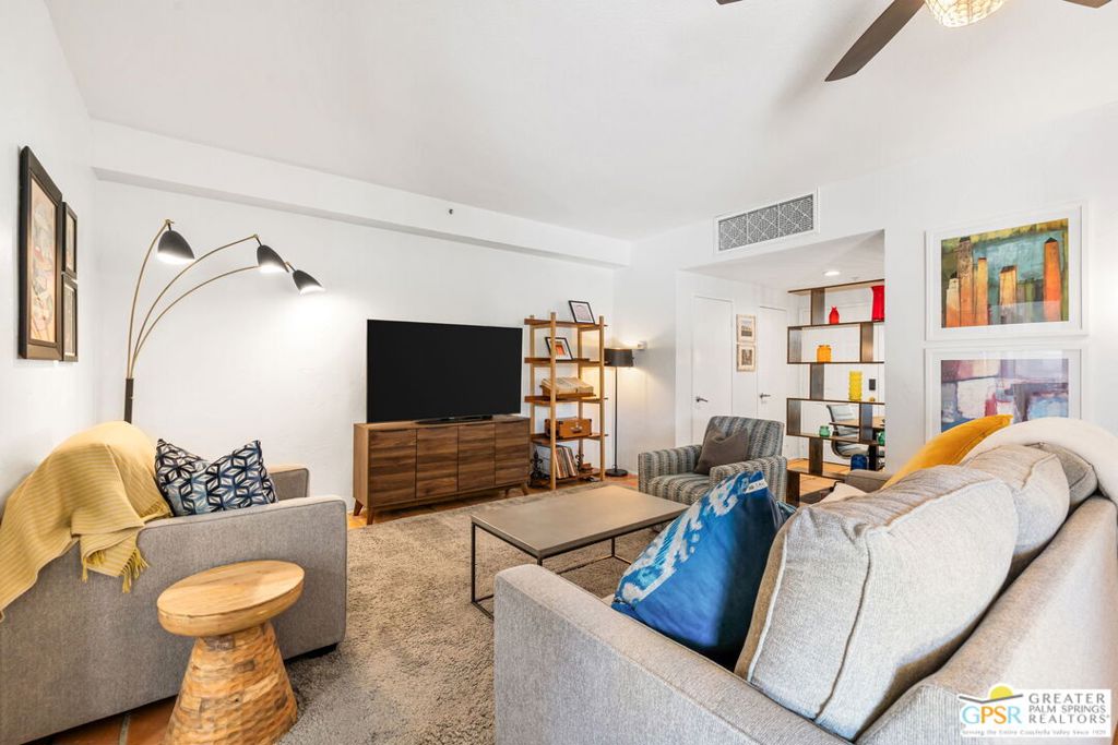 Villa Caballeros - Residential