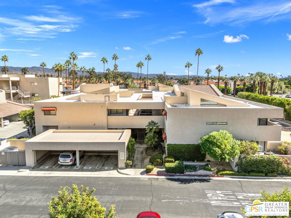 Villa Caballeros - Residential