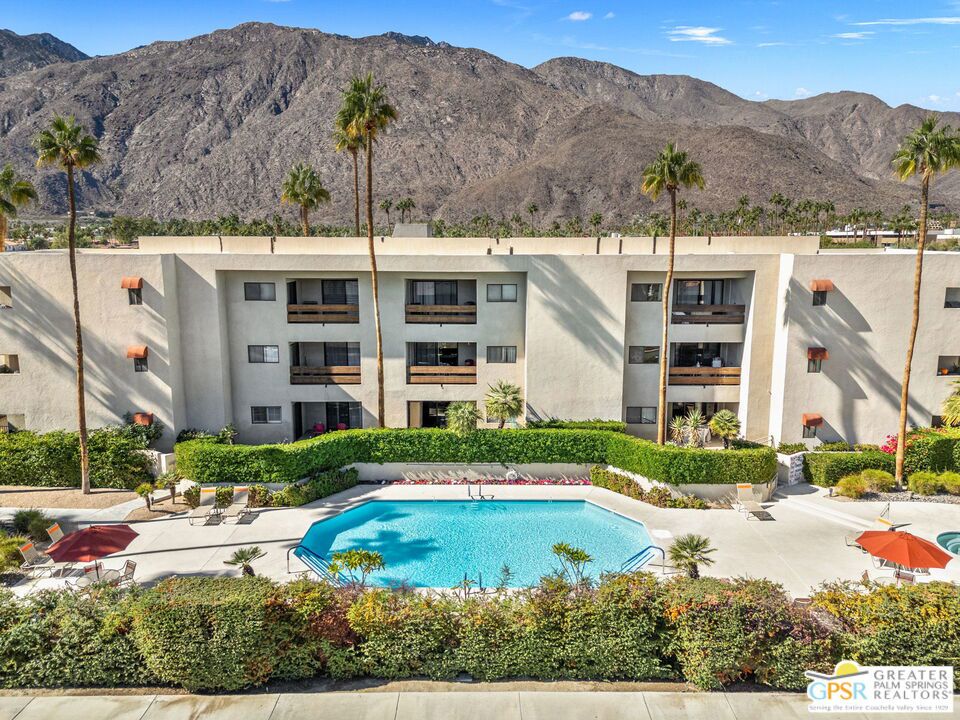 Villa Caballeros - Residential