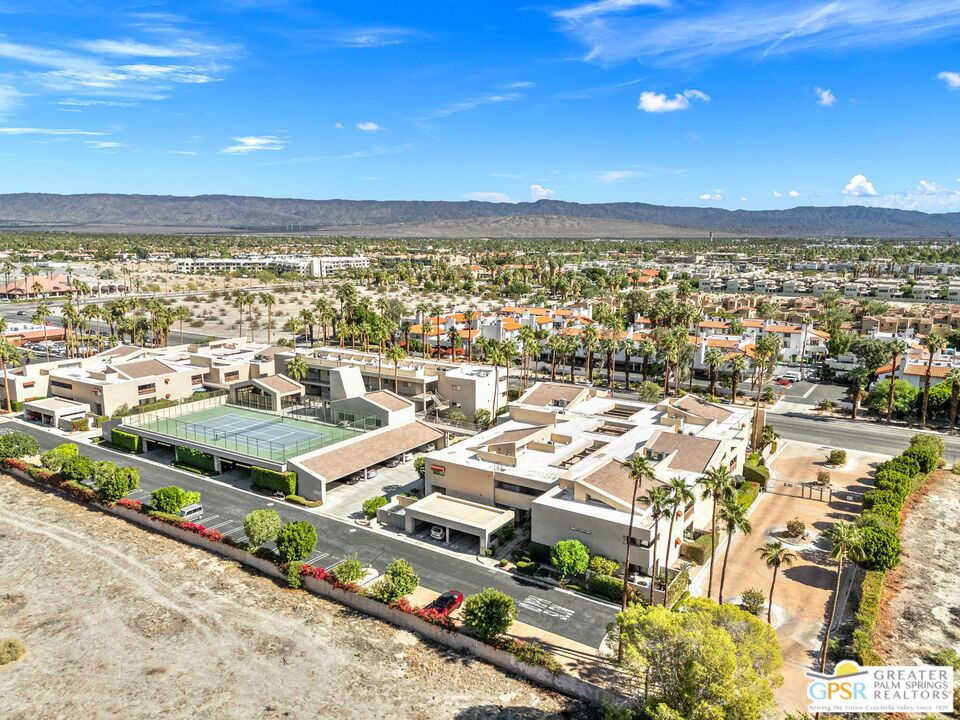 Villa Caballeros - Residential